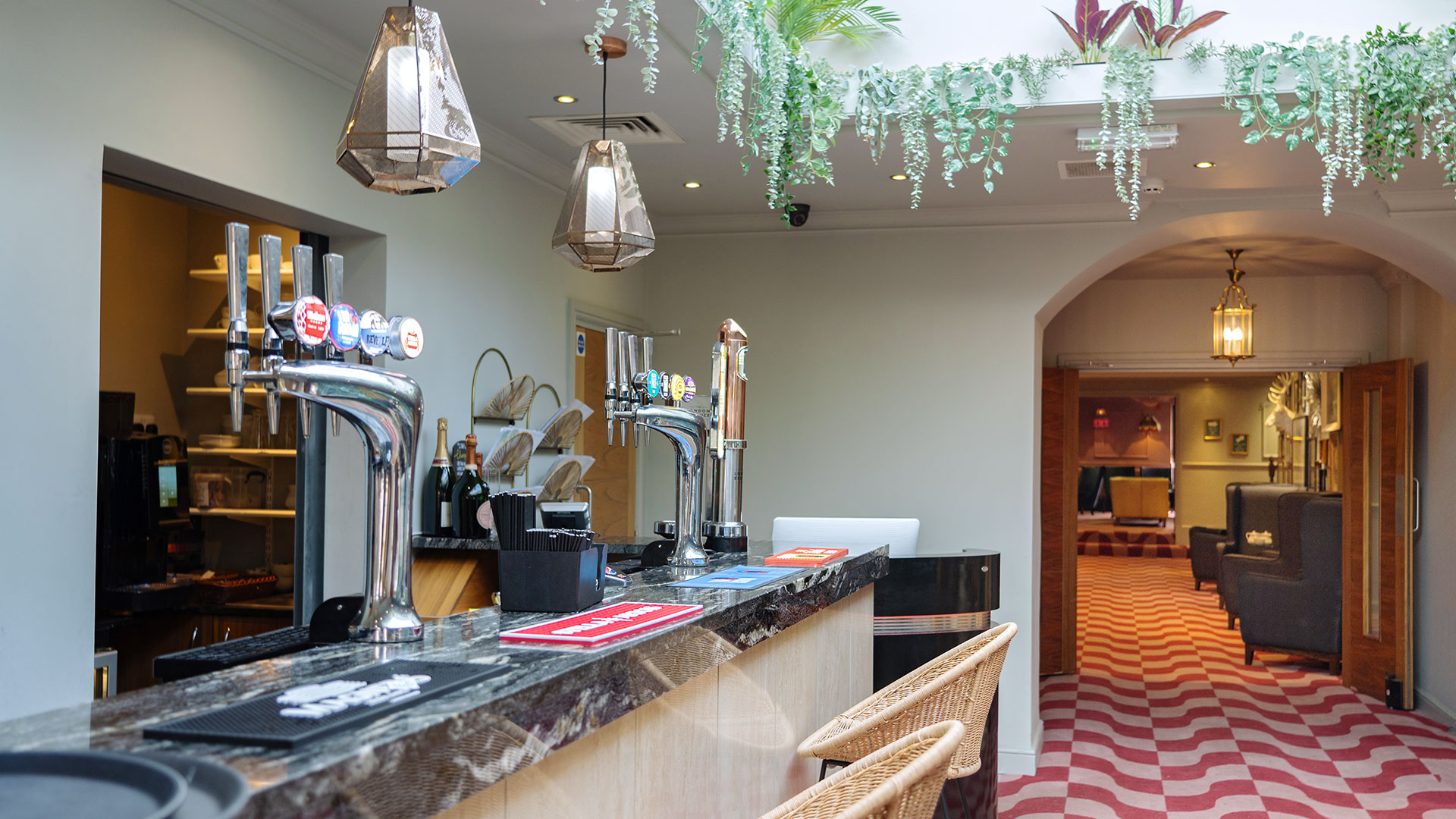 Lounge Bar