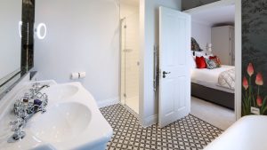 Bathroom in the Kniphofia feature room - Gonville Hotel, Cambridge