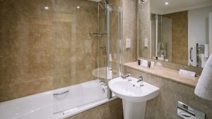 Bathroom in a classic room - Lindeth Howe, Lake Windermere