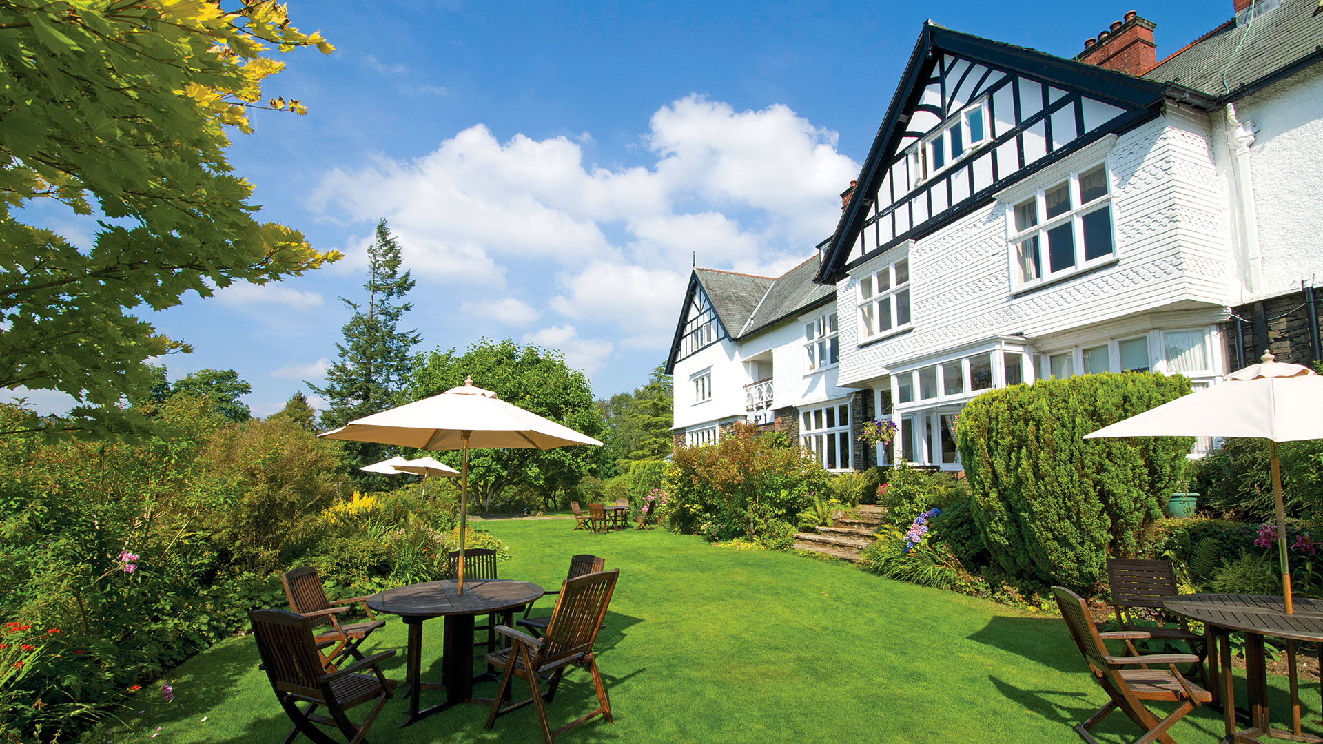 Al Fresco Dining - Lindeth Howe Country House Hotel, Lake District