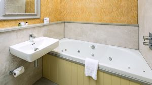 The Bathroom of the Beech Suite - Park Farm Hotel, Norwich