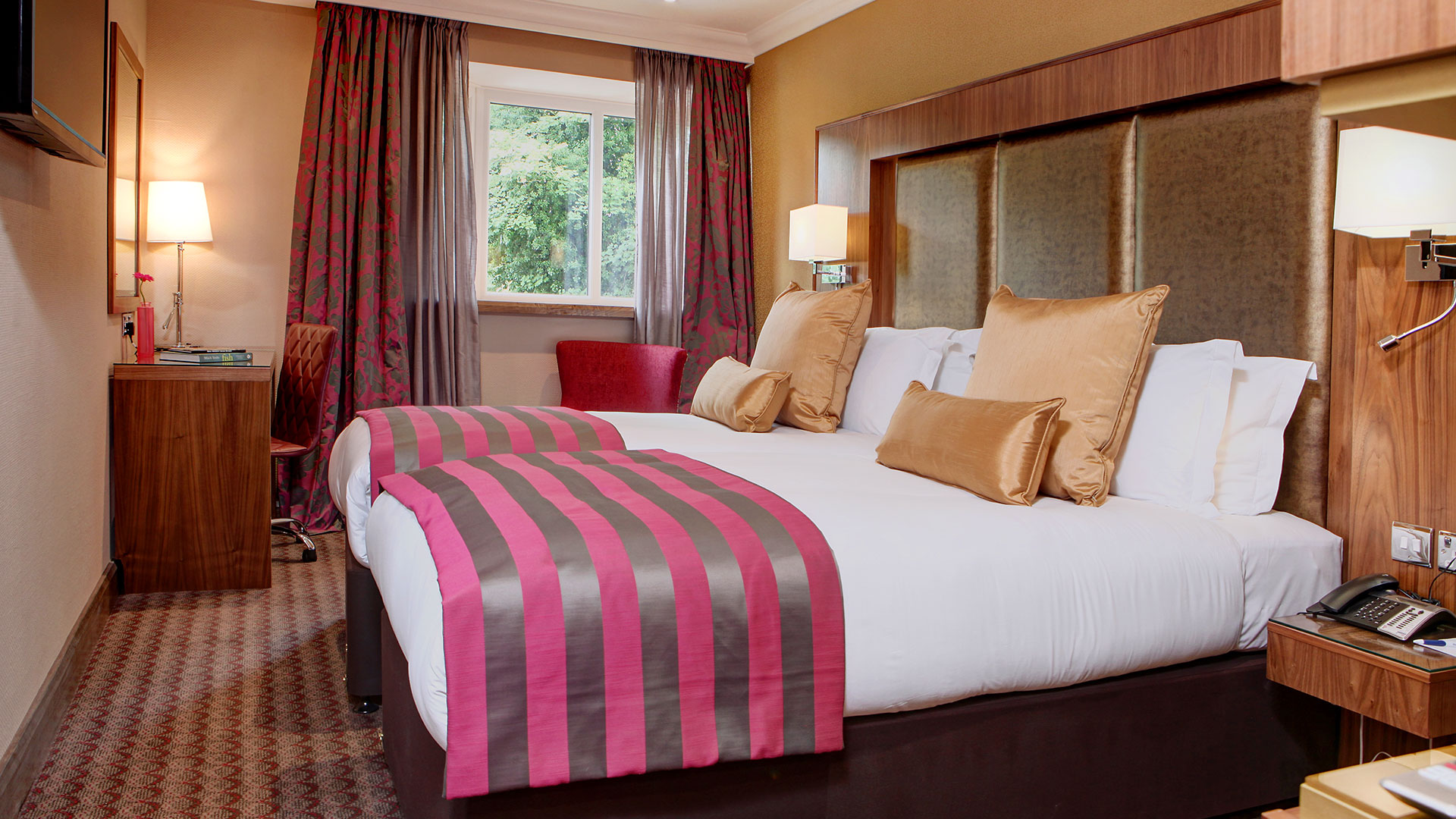Standard twin room - Donnington Manor Hotel, Sevenoaks