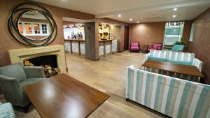 Relaxed drinking in stylish surroundings in the Indigo Bar and Lounge - Frensham Pond Country House Hotel & Spa, Farnham