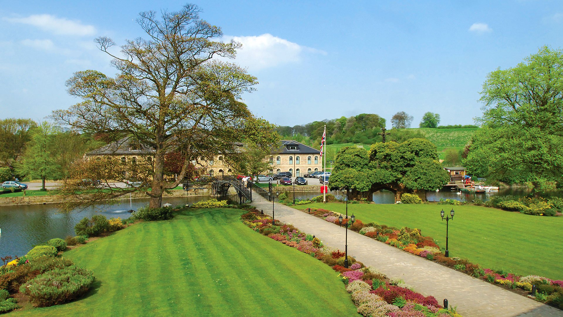 The grounds of Waterton Park Hotel