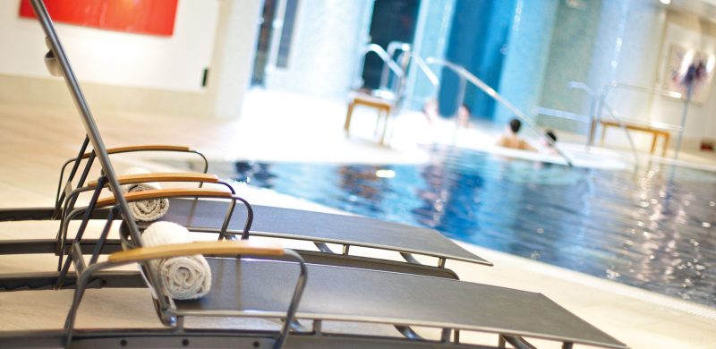 Poolside loungers perfect for relaxing - Donnington Valley Hotel, Golf & Spa, Newbury