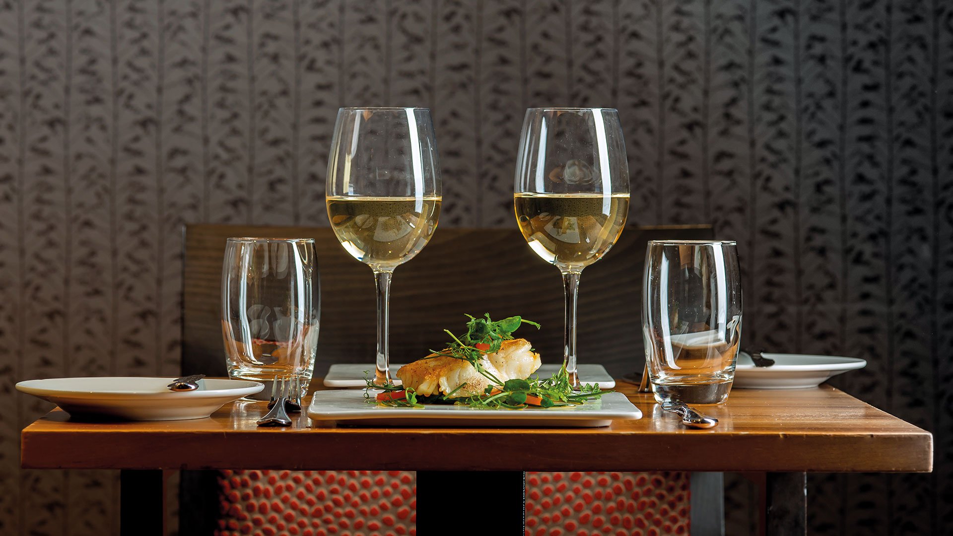 Fine dining with paired wine in the award winning Winepress restaurant- Donnington Valley Hotel, Golf & Spa, Newbury