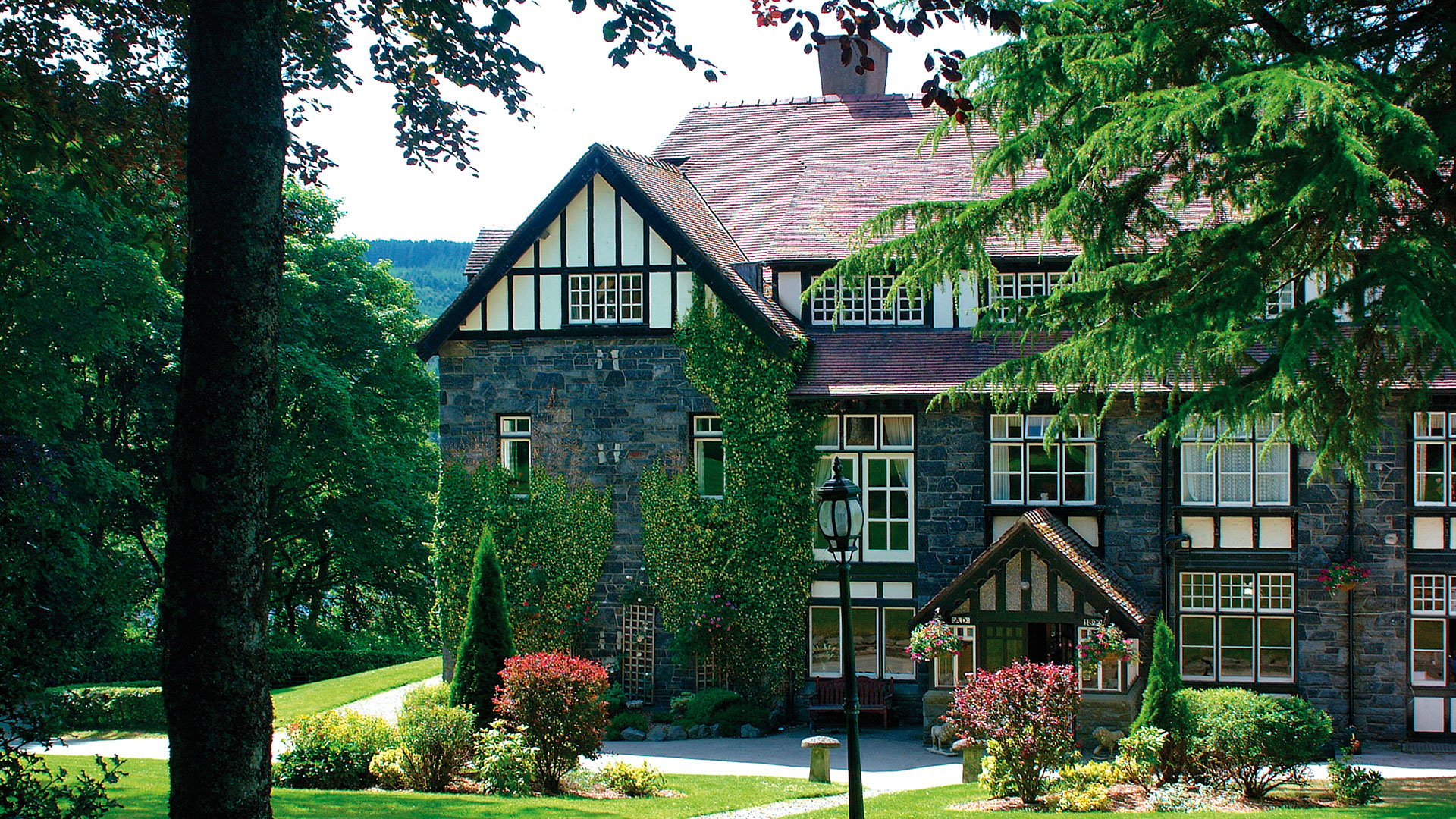 The ivy clad Manor House - Lake Vyrnwy Hotel & Spa, Snowdonia