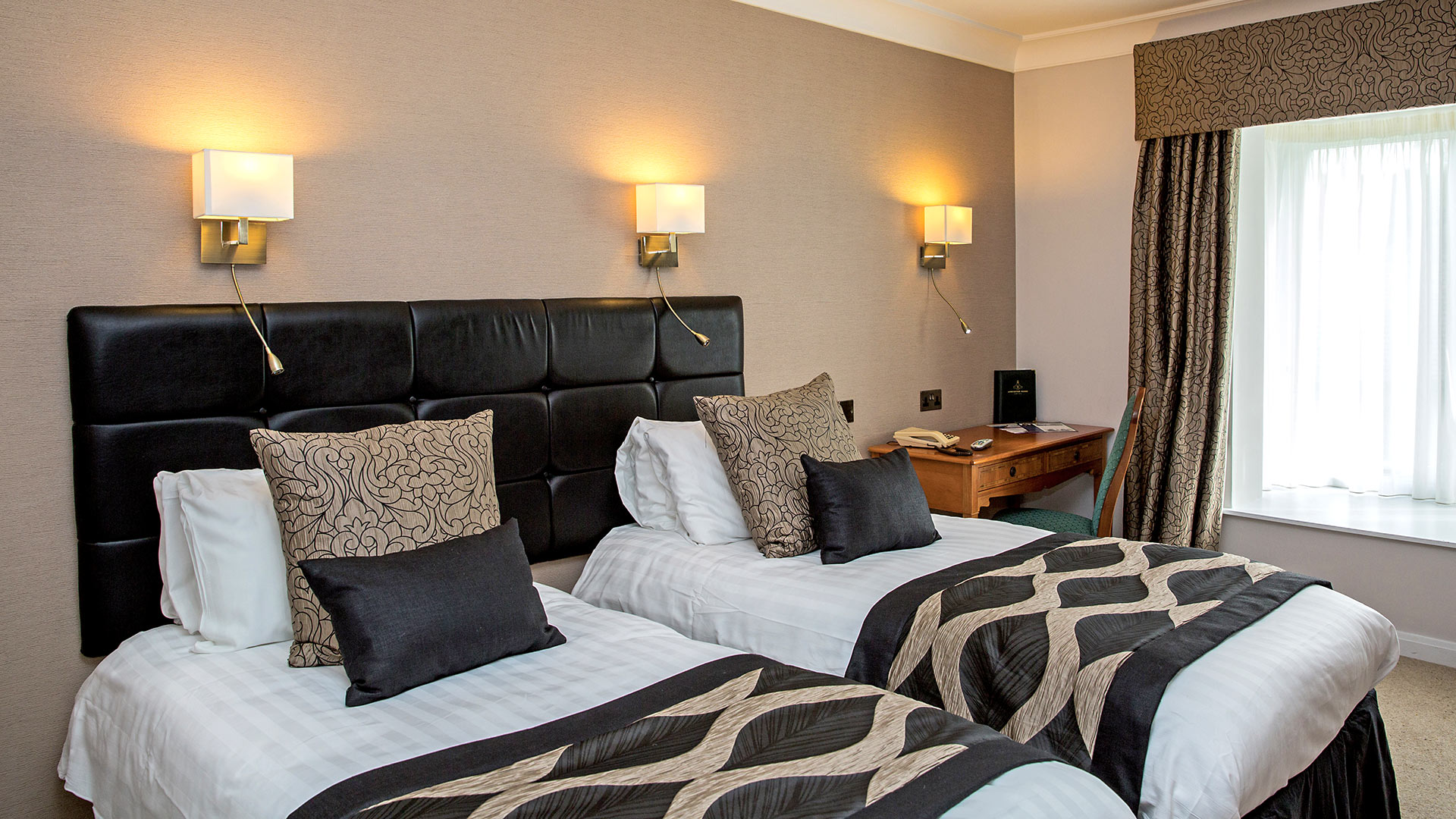 Twin classic room - Lancaster House Hotel, Lancaster