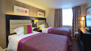 Ascot Twin Room - The Lensbury, Teddington