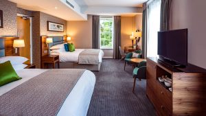 Deluxe Queen Room - The Lensbury, Teddington