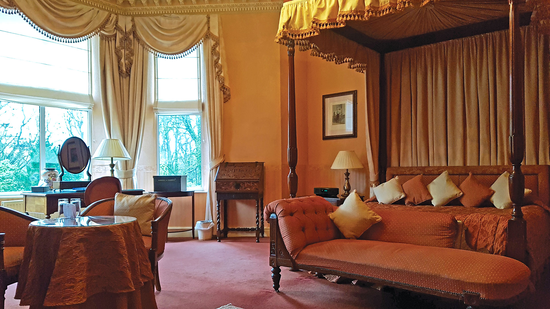 Four poster room - Tre-Ysgawen Hall Hotel & Spa, Isle of Anglesey