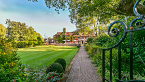 The lawn and gardens - Deans Place Hotel, Alfriston
