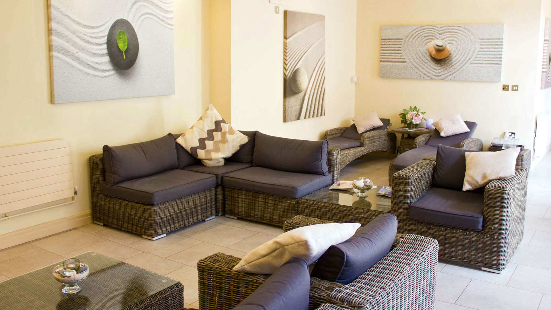 Spa louge at the Metropole Hotel spa, Llandrindod wells