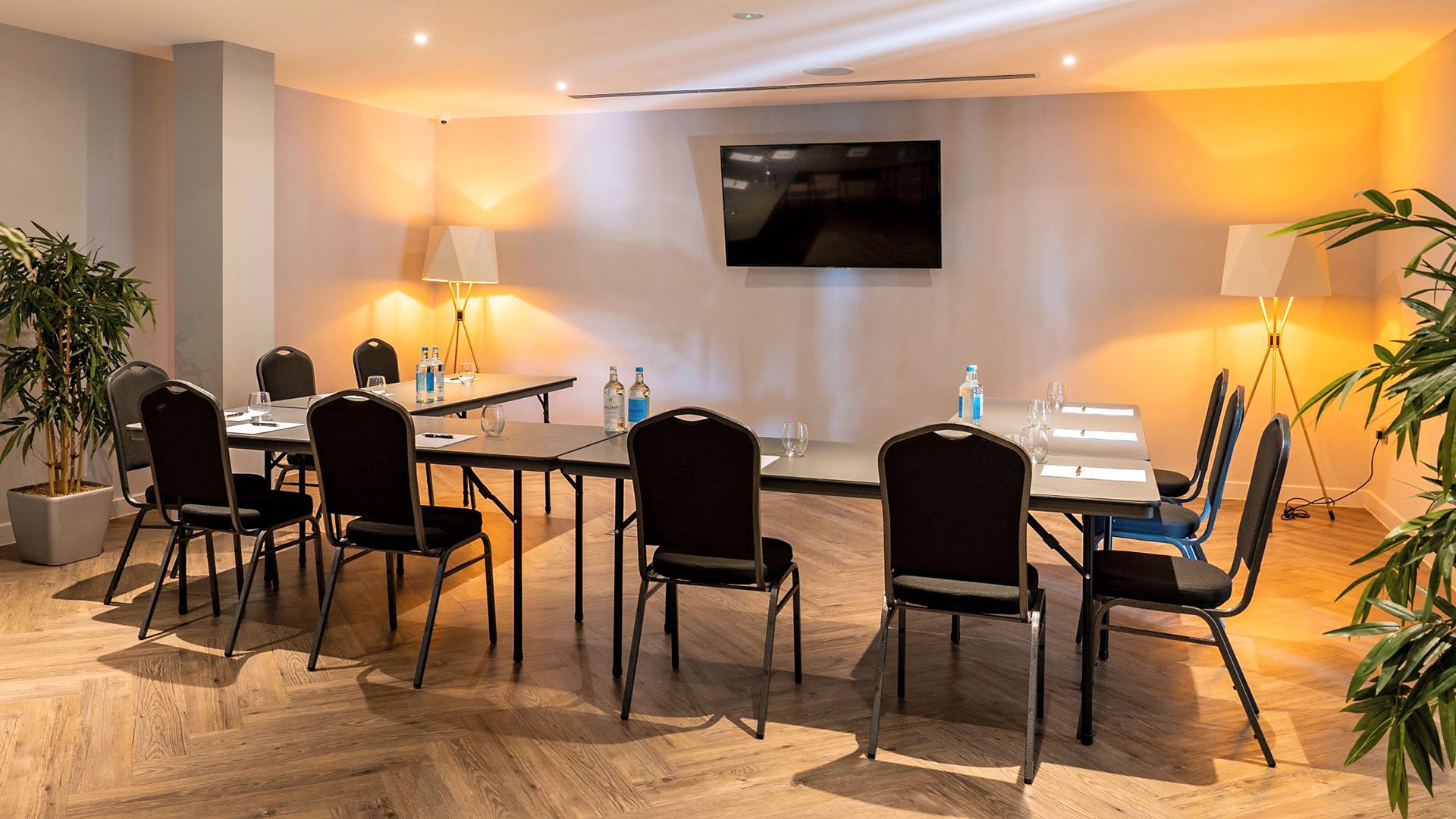 Van dyk hotel, Chesterfield, Orangery snug - Classic British Hotels