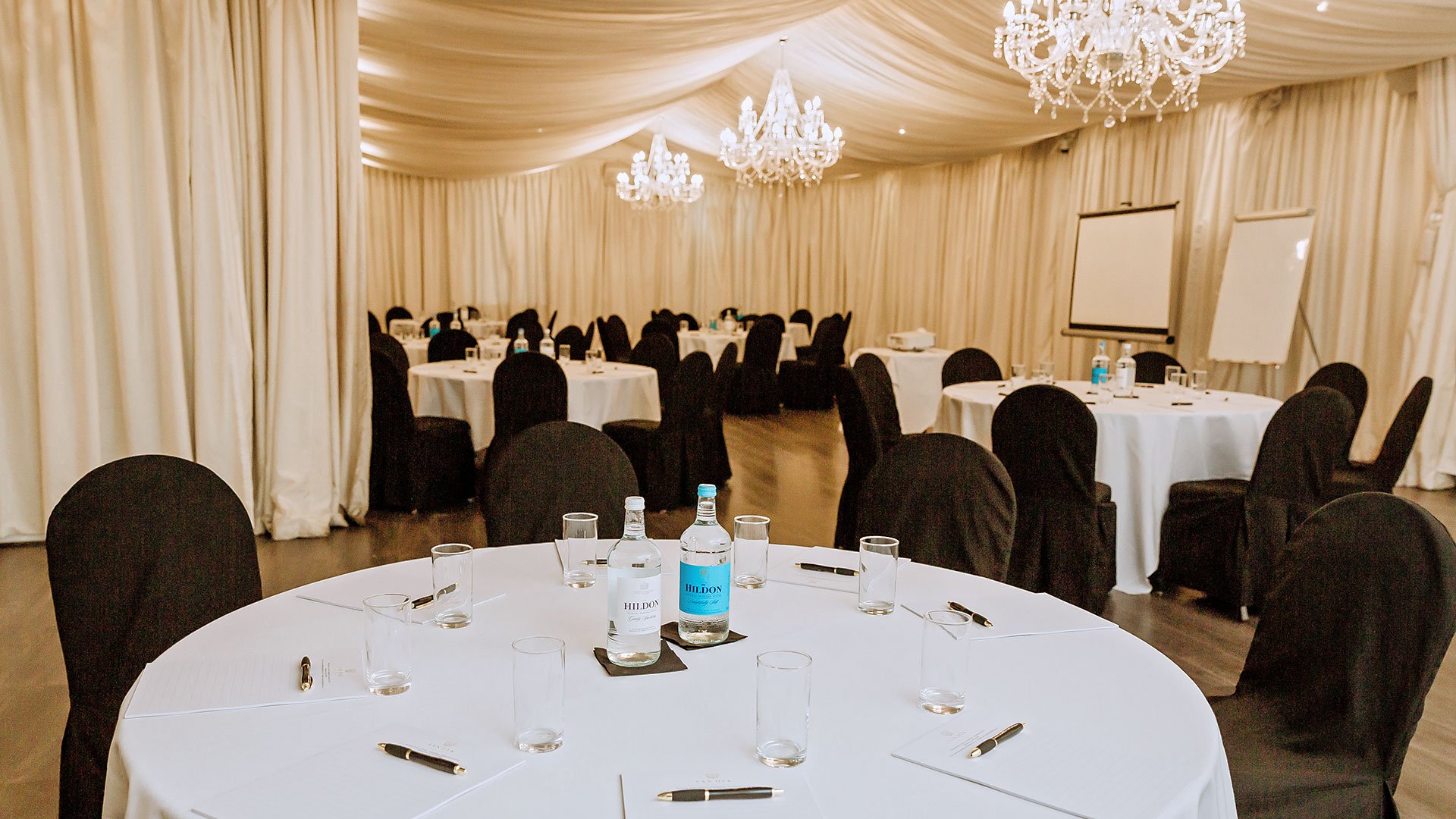 Van dyk hotel, Chesterfield, Sherwood suite - Classic British Hotels