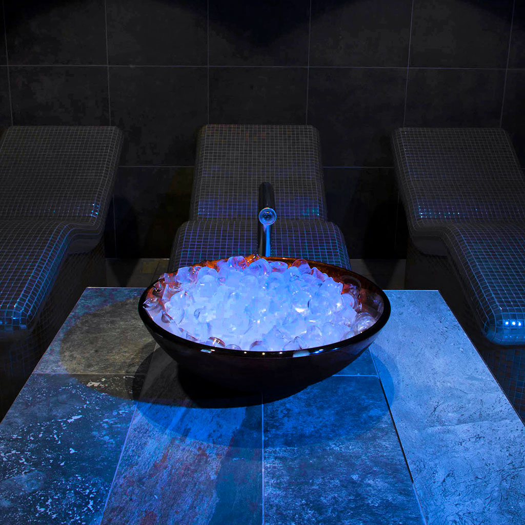 Ice fountain in the relaxation room - Hatherley Manor Hotel, Gloucester