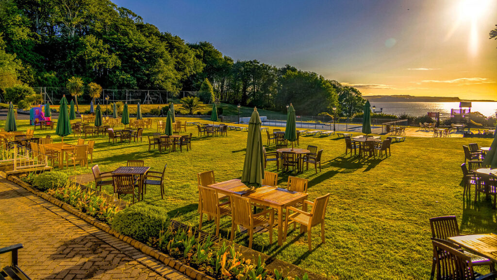 Angstone cliff hotel, dawlish, sea view lawns